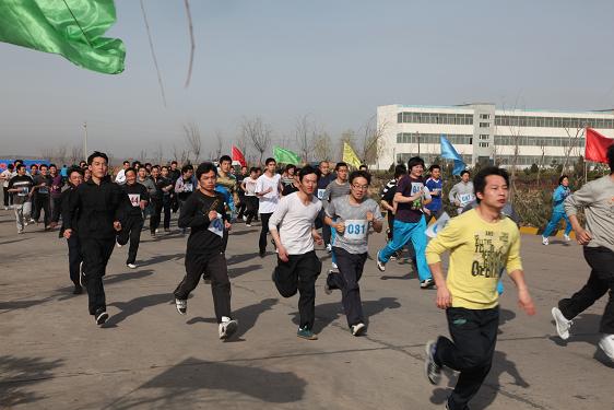 参赛选手们在角逐